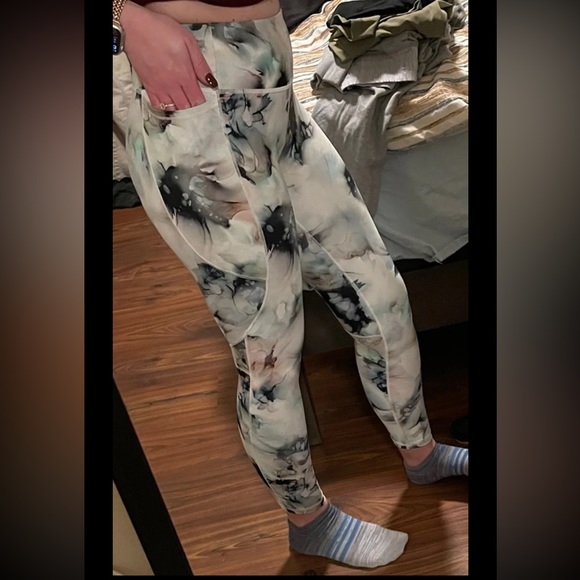 calia by carrie underwood leggings - Picture 2 of 10